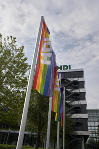 HDI Regenbogenfahnen in Hannover