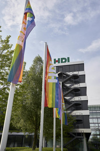 HDI Regenbogenfahnen in Hannover