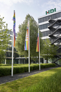 HDI Regenbogenfahnen in Hannover