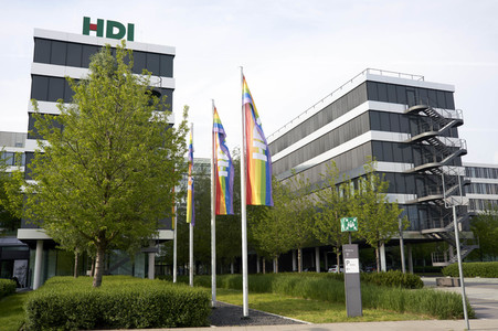 HDI Regenbogenfahnen in Hannover