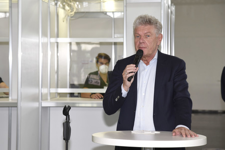 Pressetermin zur 500.000. Impfung im Impfzentrum in München