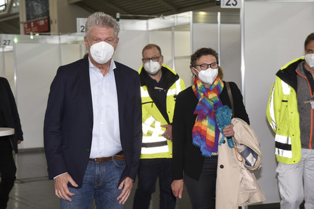 Pressetermin zur 500.000. Impfung im Impfzentrum in München