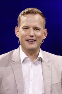 Hendrik Streeck und Gert Scobel auf der lit.Cologne 2021 in Köln