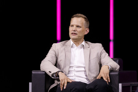 Hendrik Streeck und Gert Scobel auf der lit.Cologne 2021 in Köln