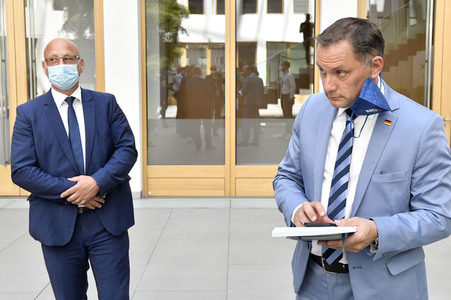 Ankunft zur AfD Pressekonferenz zur Landtagswahl in Sachsen-Anhalt in Berlin