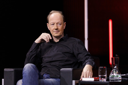 Martin Sonneborn und Gregor Gysi auf der lit.Cologne 2021 in Köln