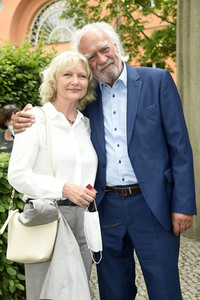 Theaterpremiere 'Winterrose' in Berlin