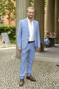 Theaterpremiere 'Winterrose' in Berlin