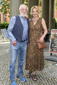 Theaterpremiere 'Winterrose' in Berlin