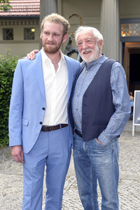 Theaterpremiere 'Winterrose' in Berlin