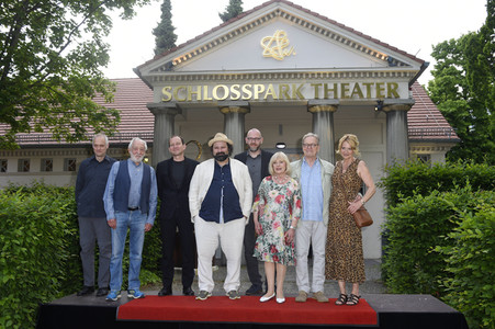 Theaterpremiere 'Winterrose' in Berlin