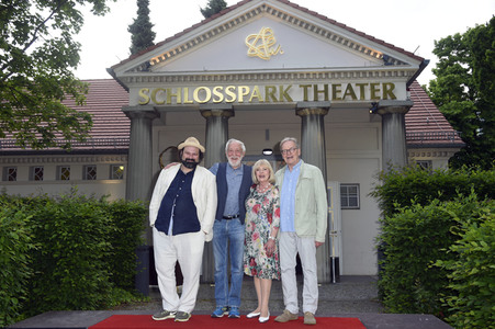 Theaterpremiere 'Winterrose' in Berlin