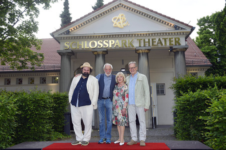Theaterpremiere 'Winterrose' in Berlin