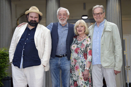 Theaterpremiere 'Winterrose' in Berlin