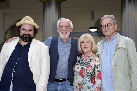 Theaterpremiere 'Winterrose' in Berlin