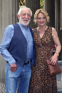 Theaterpremiere 'Winterrose' in Berlin