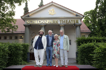 Theaterpremiere 'Winterrose' in Berlin