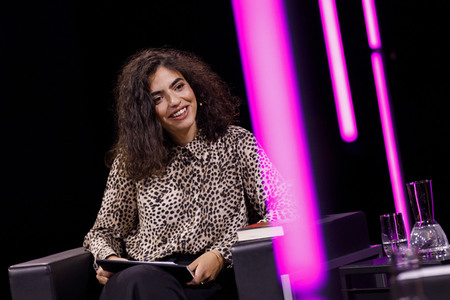 Miryam Schellbach und Shida Bazyar auf der lit.Cologne 2021 in Köln