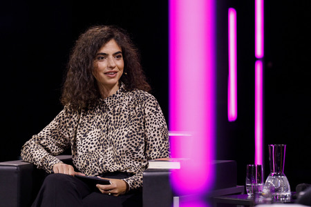 Miryam Schellbach und Shida Bazyar auf der lit.Cologne 2021 in Köln