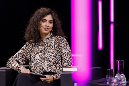 Miryam Schellbach und Shida Bazyar auf der lit.Cologne 2021 in Köln