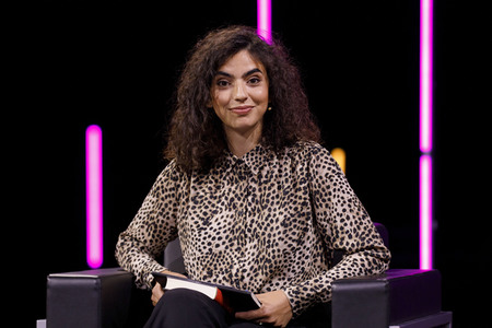 Miryam Schellbach und Shida Bazyar auf der lit.Cologne 2021 in Köln