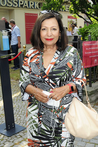 Theaterpremiere 'Winterrose' in Berlin