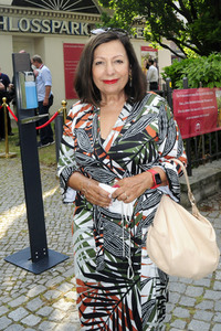 Theaterpremiere 'Winterrose' in Berlin