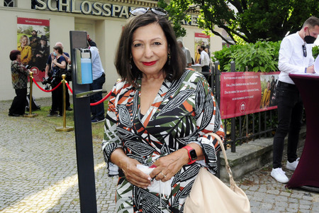 Theaterpremiere 'Winterrose' in Berlin