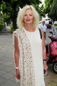 Theaterpremiere 'Winterrose' in Berlin