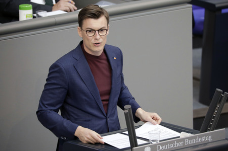 233. Sitzung des Deutschen Bundestages in Berlin