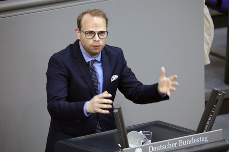 233. Sitzung des Deutschen Bundestages in Berlin