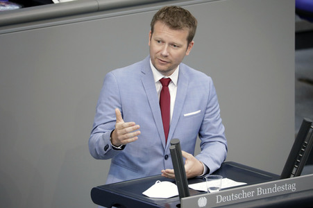 233. Sitzung des Deutschen Bundestages in Berlin