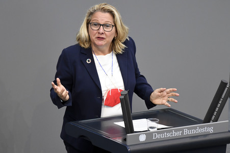 233. Sitzung des Deutschen Bundestages in Berlin