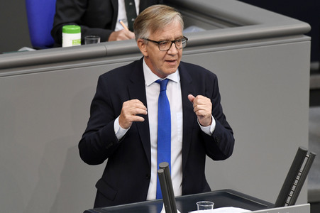 233. Sitzung des Deutschen Bundestages in Berlin