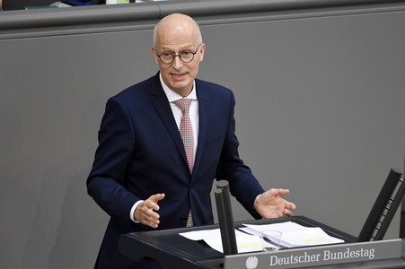 233. Sitzung des Deutschen Bundestages in Berlin