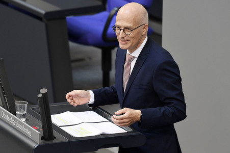 233. Sitzung des Deutschen Bundestages in Berlin