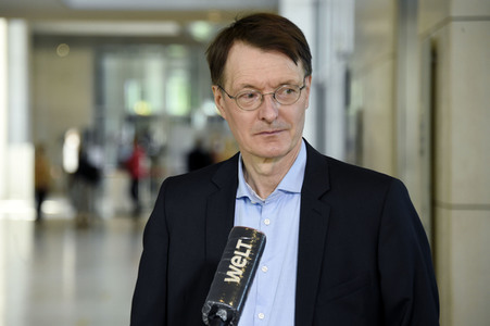 233. Sitzung des Deutschen Bundestages in Berlin