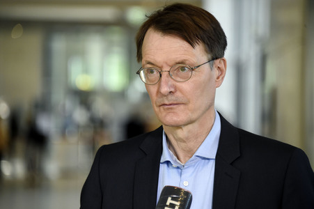 233. Sitzung des Deutschen Bundestages in Berlin