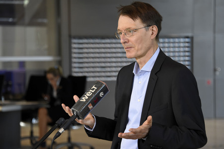 233. Sitzung des Deutschen Bundestages in Berlin