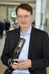 233. Sitzung des Deutschen Bundestages in Berlin