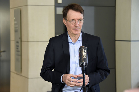 233. Sitzung des Deutschen Bundestages in Berlin