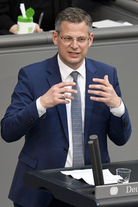 233. Sitzung des Deutschen Bundestages in Berlin