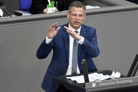 233. Sitzung des Deutschen Bundestages in Berlin