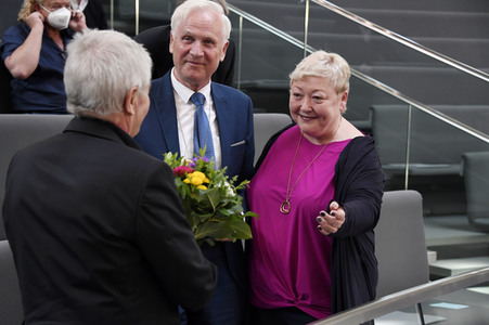 233. Sitzung des Deutschen Bundestages in Berlin