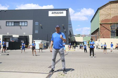 Scheckübergabe an die Arche in Berlin