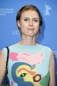 Filmpremiere 'Was sehen wir, wenn wir zum Himmel schauen?', Berlinale 2021