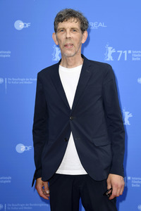 Filmpremiere 'Nebenan', Berlinale 2021