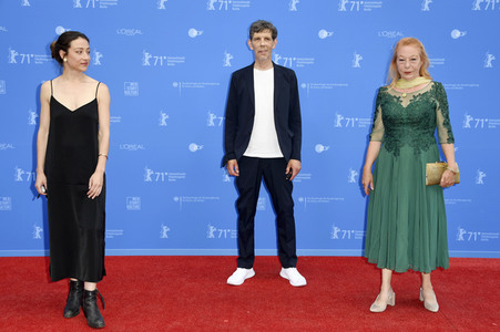 Filmpremiere 'Nebenan', Berlinale 2021