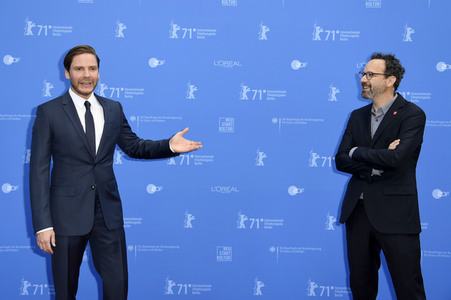 Filmpremiere 'Nebenan', Berlinale 2021