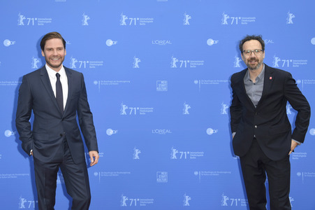 Filmpremiere 'Nebenan', Berlinale 2021